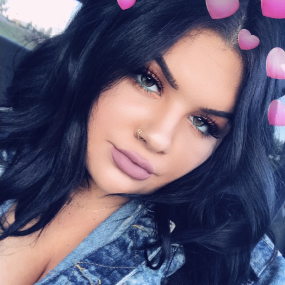 Meet your Posher, Ally